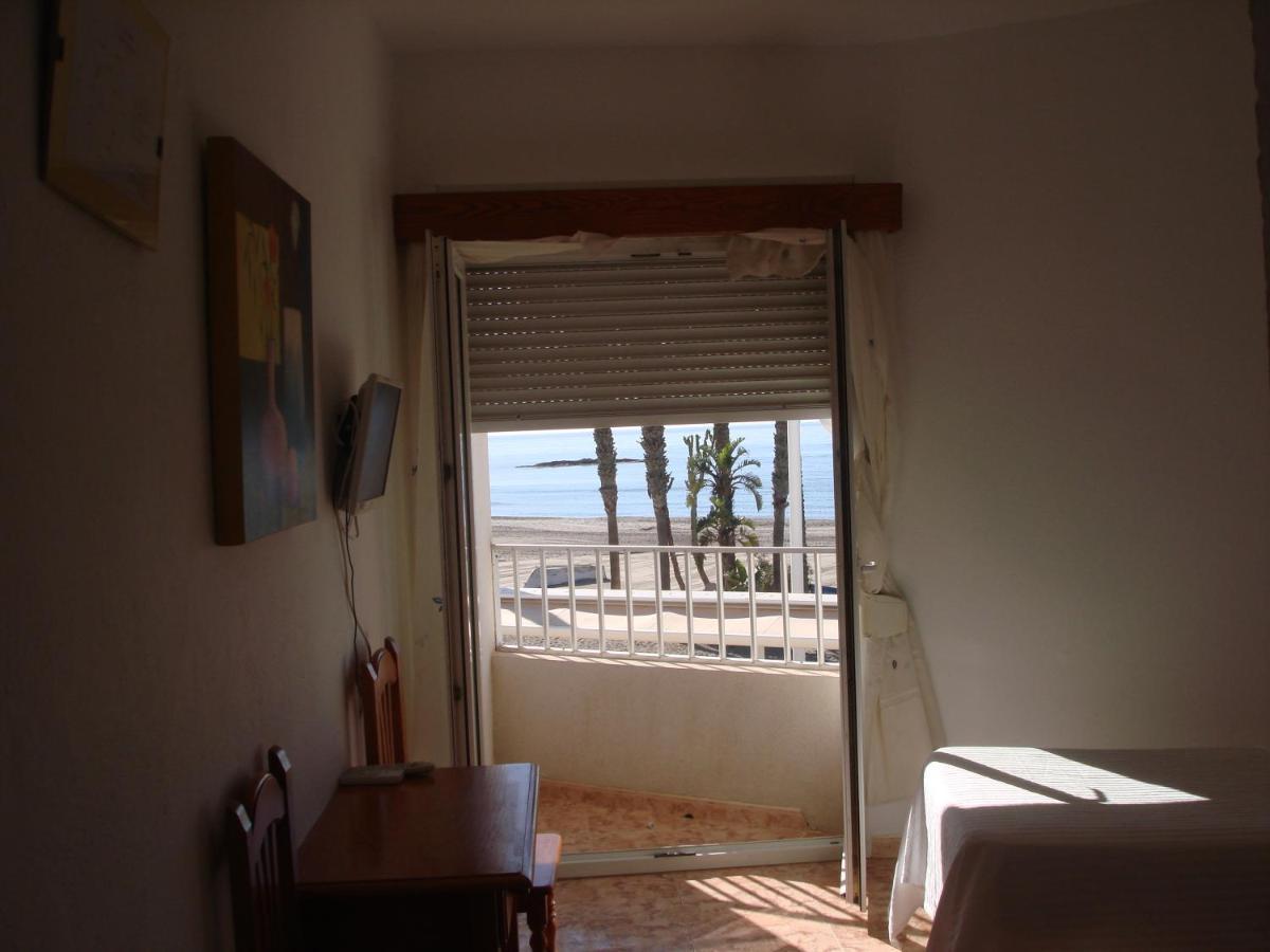 Pension Sol Y Playa 카로보네라스 외부 사진