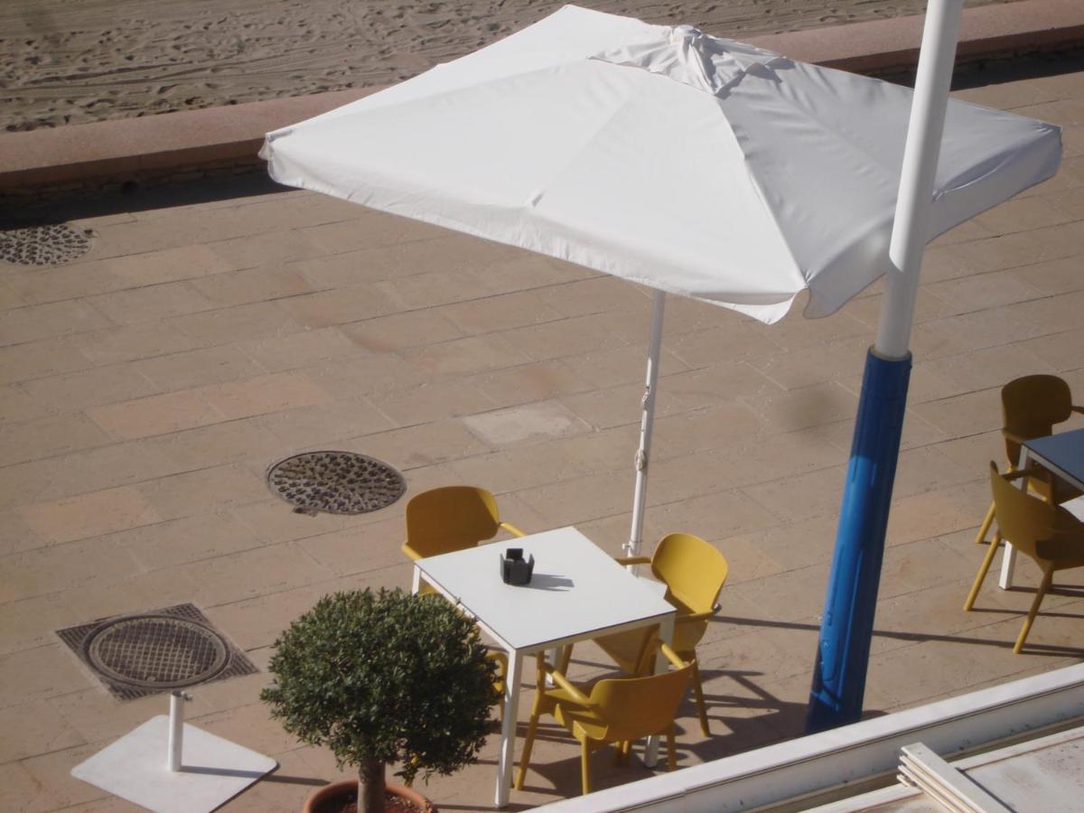 Pension Sol Y Playa 카로보네라스 외부 사진